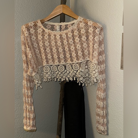 Free people New Romantics crochet cropped sweater. - Picture 8 of 9